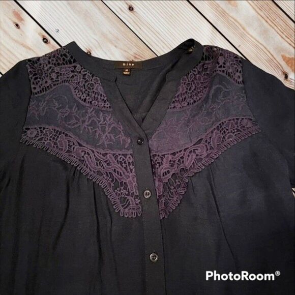 Mine Navy Button Down with Lace Detail M - Picture 2 of 5